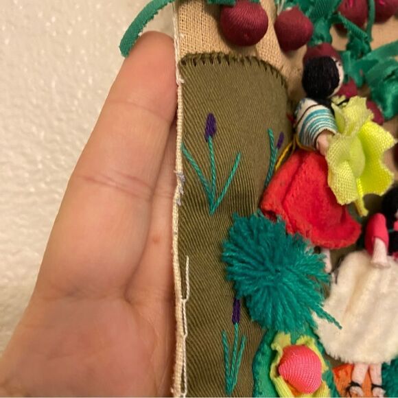 Peruvian Arpillera Textile Folk Art Embroidered Applique 3D Wall tapestry 19x18 - Picture 11 of 13